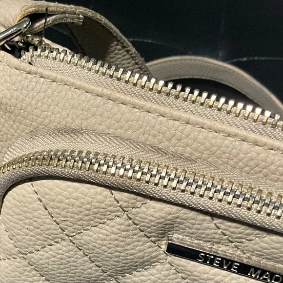 STEVE MADDEN Light Grey Crossbody Messenger Bag- Quilted Faux Leather - Picture 5 of 11